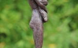 Frau Mit Kissen 2015 Bronze Patiniert I Ill H 18cm